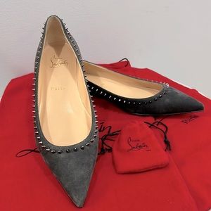 NEW Christian Louboutin Anjalina grey suede flats, size 36